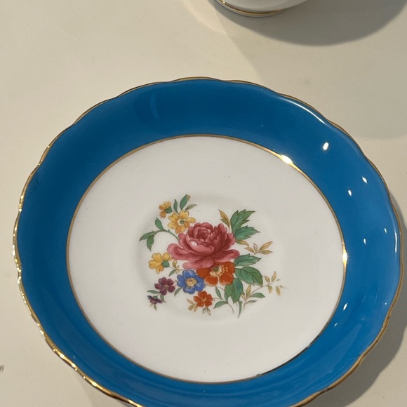 Vintage 1930s New Chelsea Staffs Made in England Blue & Floral Tea Cup & Saucer - Picture 7 of 9